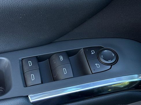 New 2026 Chevrolet Traverse LT image 14