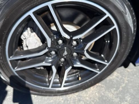 Used 2022 Ford Mustang GT RWD image 5