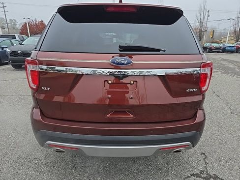 Used 2016 Ford Explorer XLT w/ Equipment Group 201A image 7