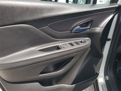 Used 2022 Buick Encore Preferred w/ Safety Package image 17