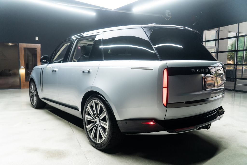 Used 2023 Land Rover Range Rover Long Wheelbase SE AWD/4WD image 19