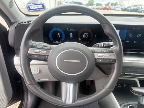 Used 2025 Hyundai Kona SEL FWD image 10