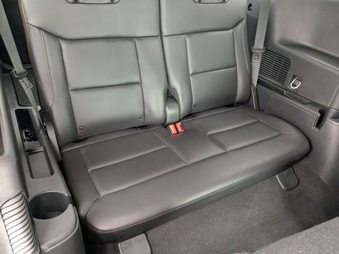 Used 2024 Ford Explorer XLT w/ Equipment Group 202A AWD/4WD image 21