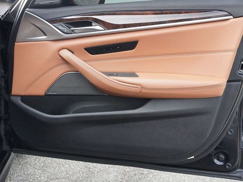 Used 2018 BMW M550i xDrive image 22