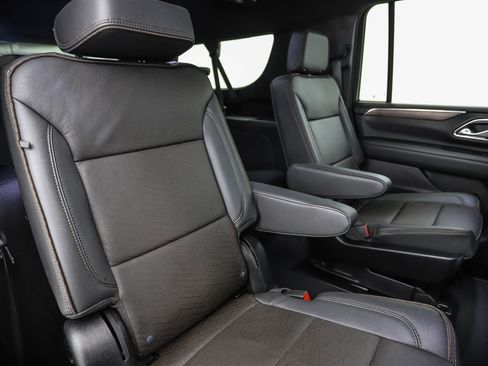 Used 2024 Chevrolet Suburban High Country w/ Advanced Technology Package image 28