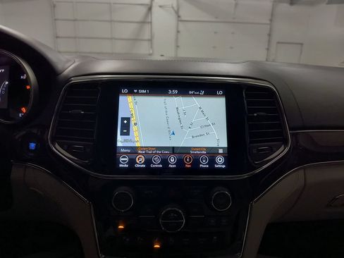 Used 2020 Jeep Grand Cherokee Summit AWD/4WD image 17