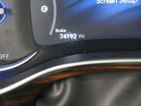 Used 2023 Chrysler Pacifica Limited image 38