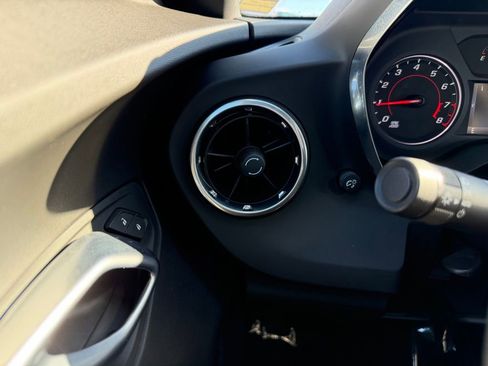 Used 2017 Chevrolet Camaro LT image 11