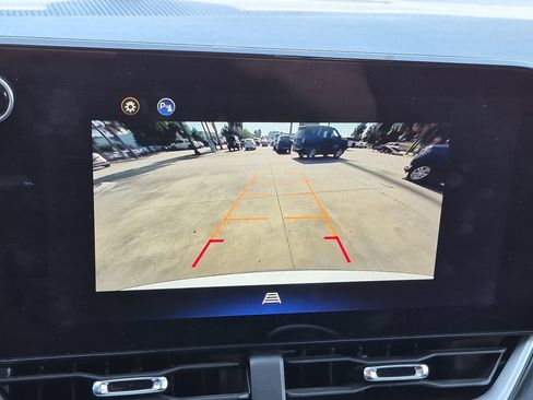 Used 2025 Chevrolet Equinox LT AWD/4WD image 15