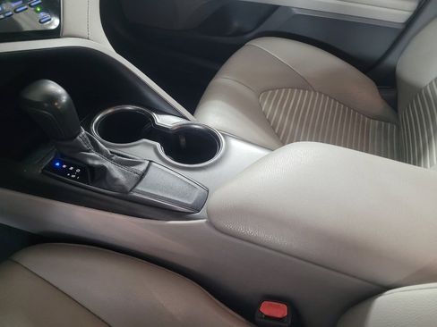 Used 2021 Toyota Camry SE FWD image 26