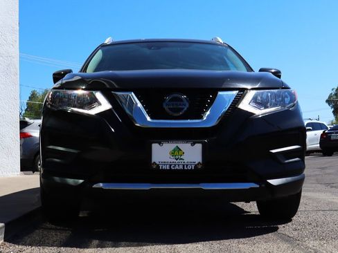 Used 2020 Nissan Rogue SV FWD image 17