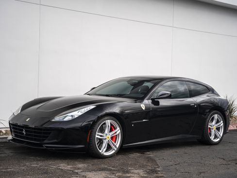 Certified 2018 Ferrari GTC4Lusso image 1