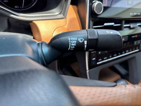 Used 2020 Toyota Avalon Limited FWD image 31