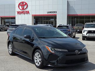 Used 2023 Toyota Corolla LE image 1