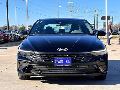 Used 2024 Hyundai Elantra SEL image 9