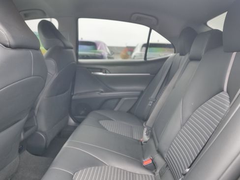 Used 2023 Toyota Camry SE image 12