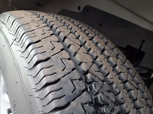 Used 2024 Chevrolet Express 3500 LS w/ Chrome Appearance Package image 33