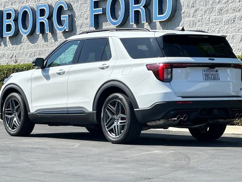 Used 2025 Ford Explorer ST image 6