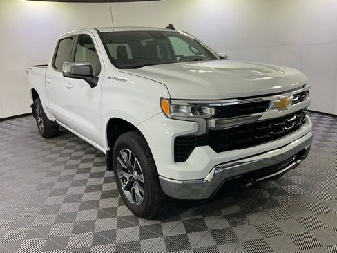 Used 2022 Chevrolet Silverado 1500 LT image 3