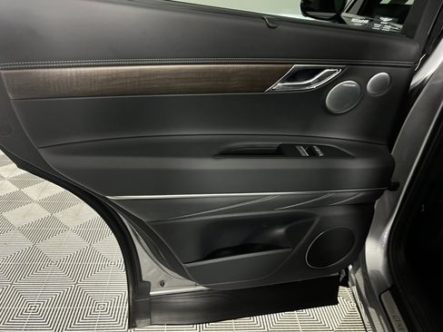 Used 2025 Genesis GV80 2.5T Advanced image 32