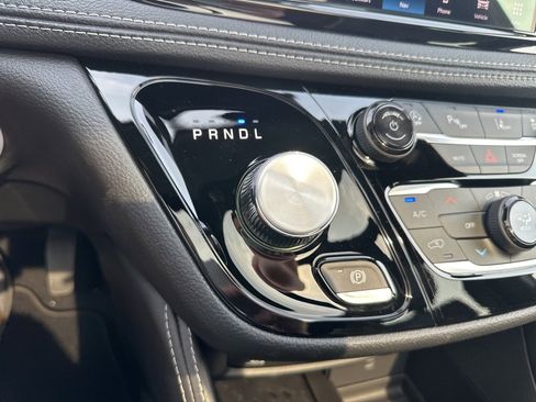 New 2026 Chrysler Pacifica Limited w/ Uconnect Theater Family Group image 73