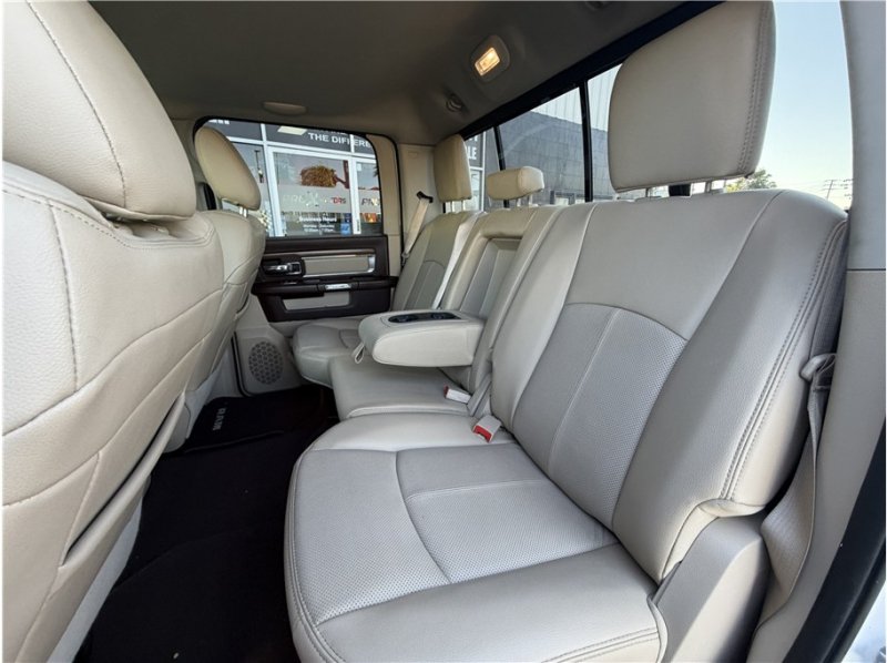 Used 2018 RAM 1500 Laramie w/ Convenience Group AWD/4WD image 24