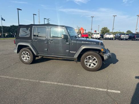Used 2017 Jeep Wrangler Unlimited Rubicon w/ Dual Top Group AWD/4WD image 3