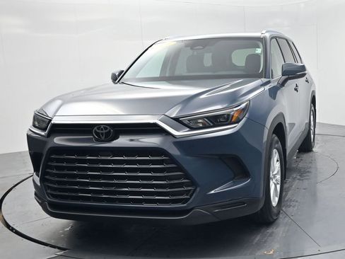 Used 2026 Toyota Grand Highlander XLE image 3