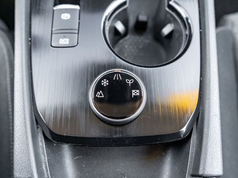 Used 2023 Nissan Rogue SV image 28