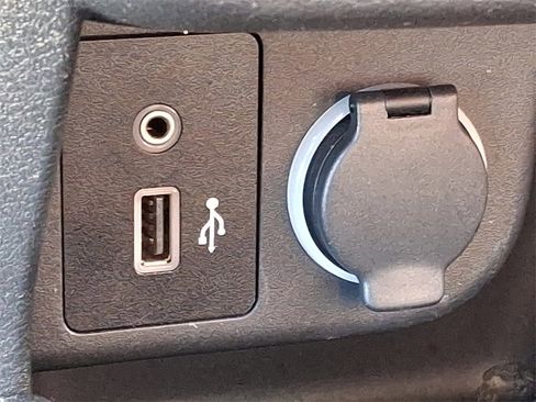 Used 2020 Nissan Kicks SV image 23