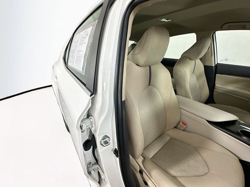 Used 2023 Toyota Camry LE image 27