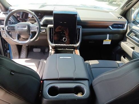 New 2026 GMC Yukon Denali AWD/4WD image 9