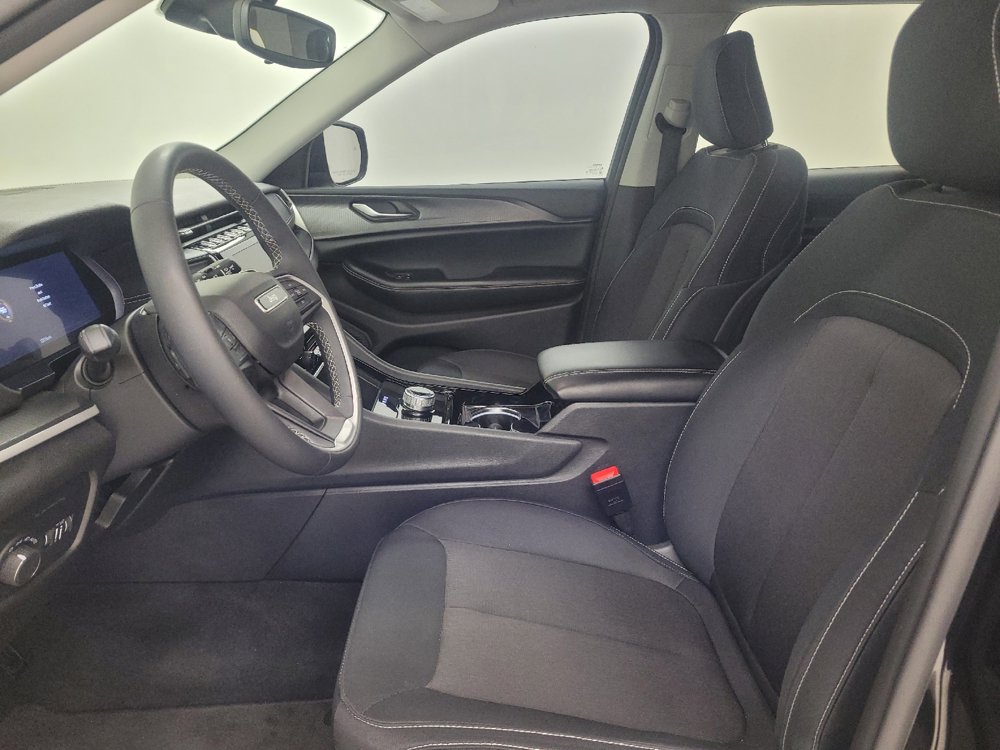 Used 2023 Jeep Grand Cherokee L Laredo AWD/4WD image 17