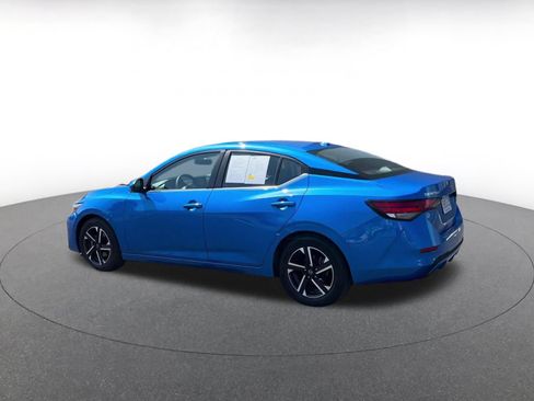 Used 2025 Nissan Sentra SV FWD image 8