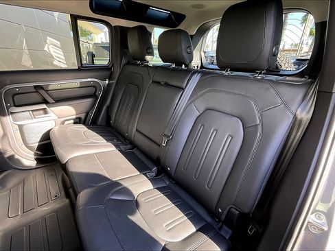 Used 2020 Land Rover Defender 110 First Edition AWD/4WD image 26