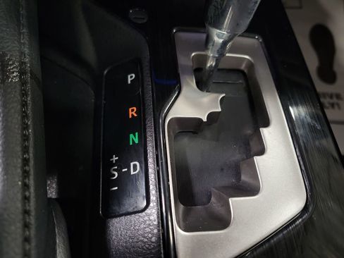 Used 2018 Toyota RAV4 Limited image 16