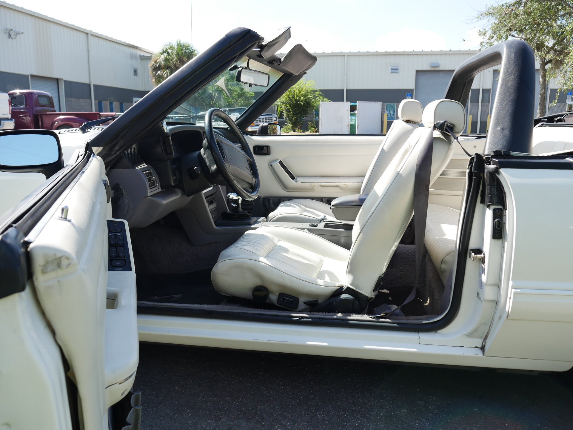 Used 1993 Ford Mustang LX RWD image 5