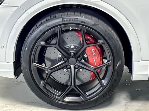 New 2026 Audi RS Q8 performance image 25