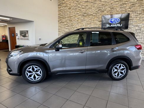 Certified 2024 Subaru Forester Premium AWD/4WD image 2