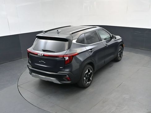 Used 2024 Kia Seltos EX AWD/4WD image 32
