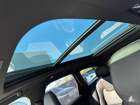 New 2026 Volvo XC60 B5 Ultra w/ Climate Package image 23