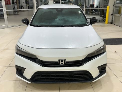 Used 2023 Honda Civic Sport image 3