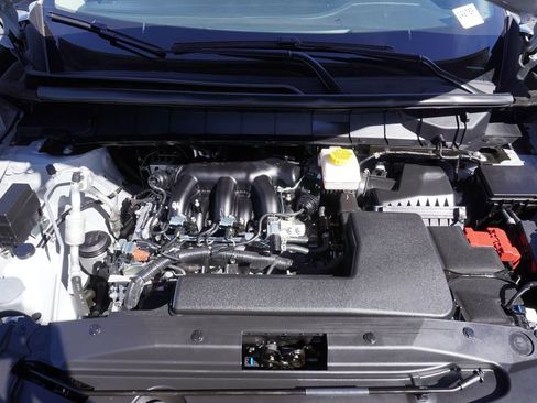 Certified 2025 Nissan Pathfinder SV FWD image 7