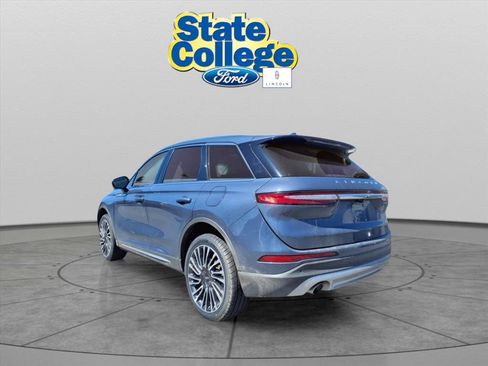 Used 2022 Lincoln Corsair Reserve w/ Elements Package image 6