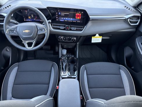 New 2026 Chevrolet TrailBlazer LT w/ Convenience Package AWD/4WD image 16