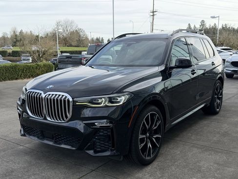 Used 2019 BMW X7 xDrive50i w/ M Sport Package image 3
