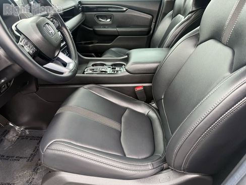 Certified 2025 Honda Pilot Touring image 14