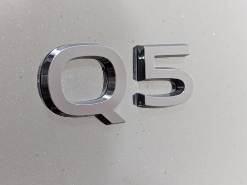 Used 2025 Audi Q5 Premium Plus w/ Premium Plus AWD/4WD image 29