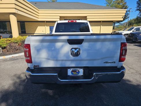 Used 2021 RAM 2500 Tradesman w/ Chrome Appearance Group image 4