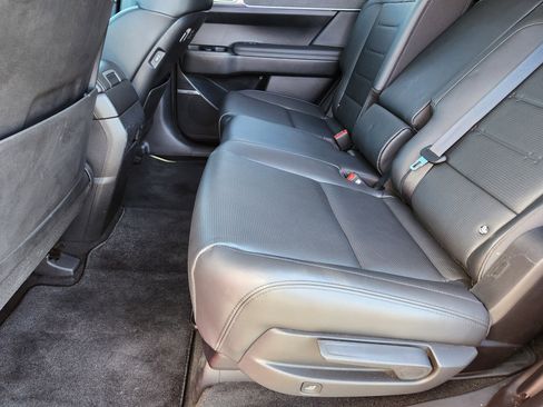 Certified 2024 Hyundai Santa Fe Limited image 10